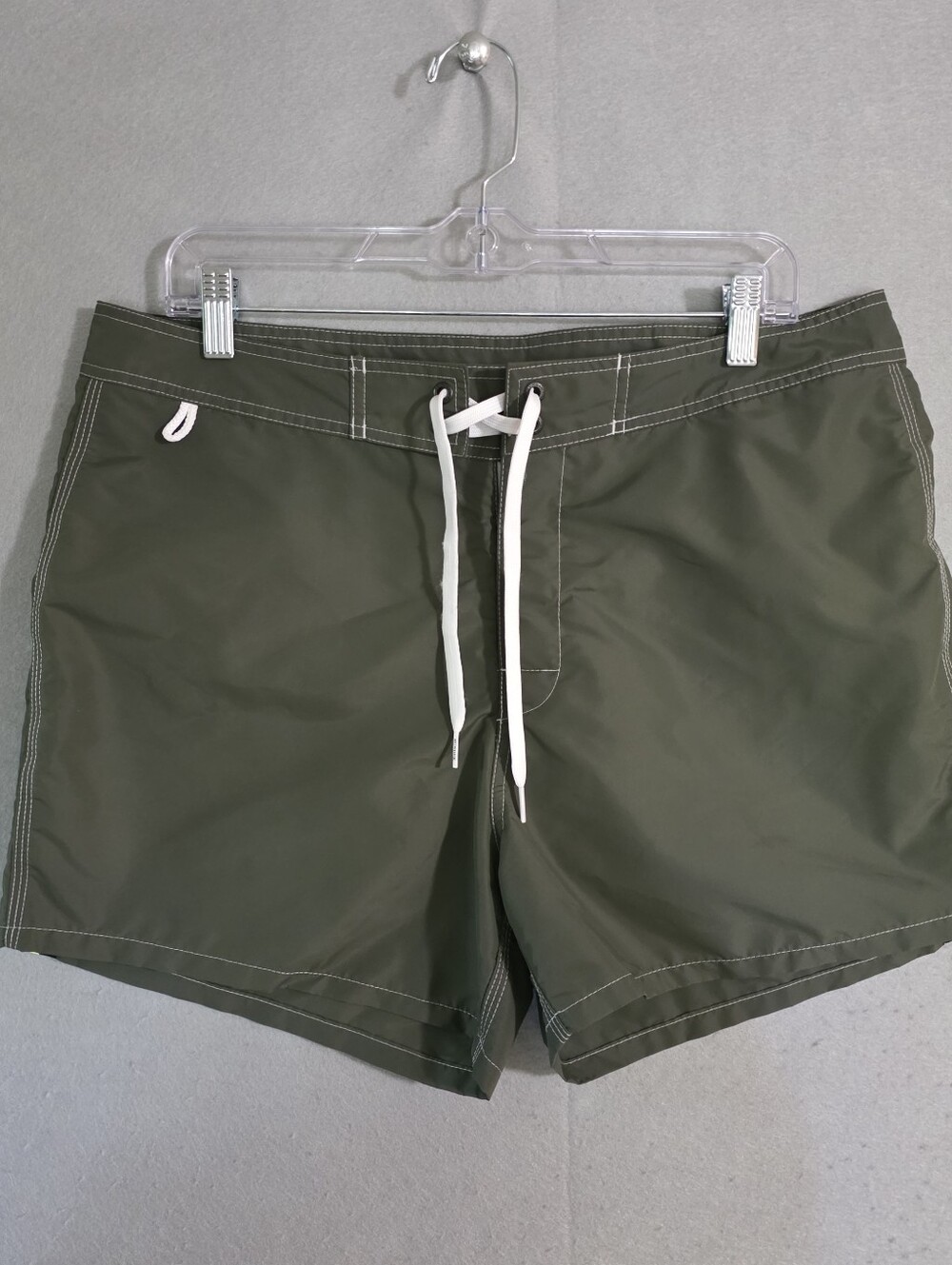 NWOT Sundek Mens 4" Iconic Taffeta Fixed Waist Lined Swim Shorts Green Size 34